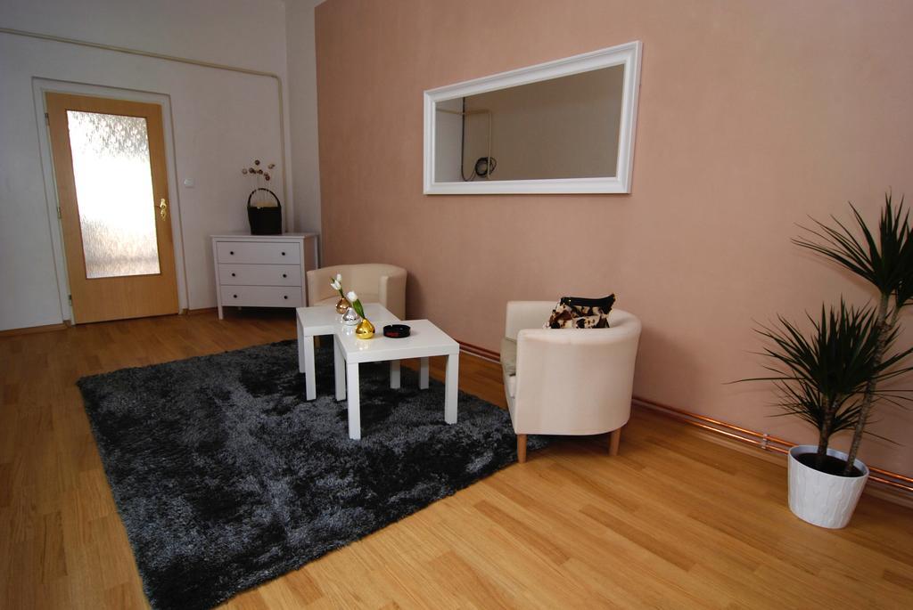 Fontana Pizzeria - Pension Ceske Budejovice Phòng bức ảnh