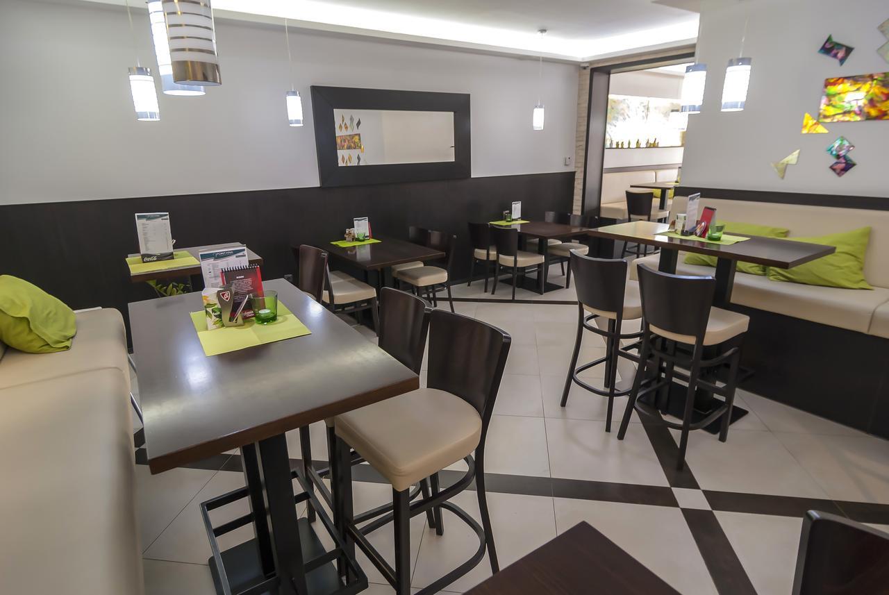 Fontana Pizzeria - Pension Ceske Budejovice Ngoại thất bức ảnh