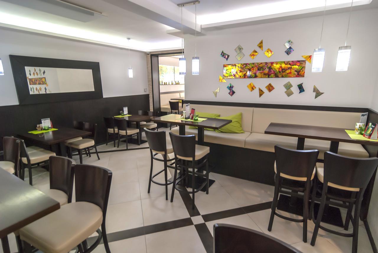 Fontana Pizzeria - Pension Ceske Budejovice Ngoại thất bức ảnh