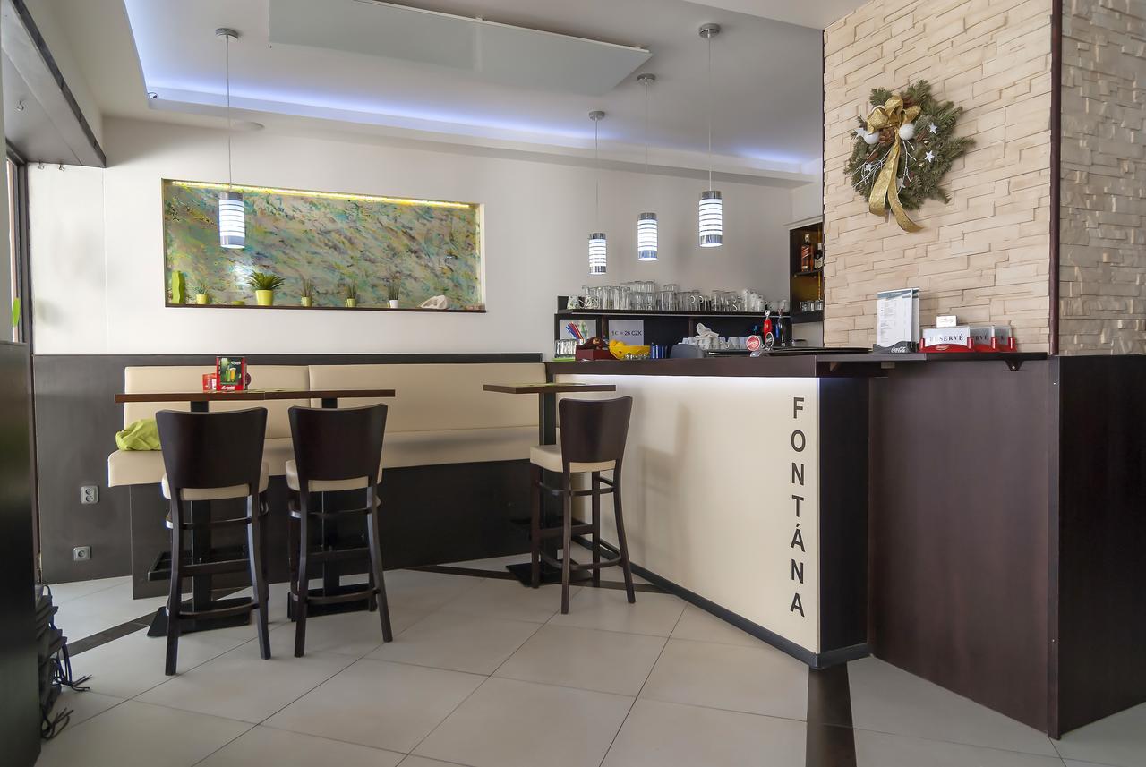 Fontana Pizzeria - Pension Ceske Budejovice Ngoại thất bức ảnh