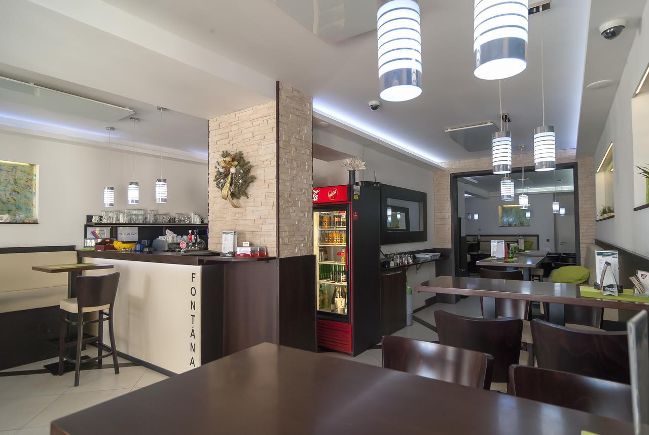 Fontana Pizzeria - Pension Ceske Budejovice Ngoại thất bức ảnh